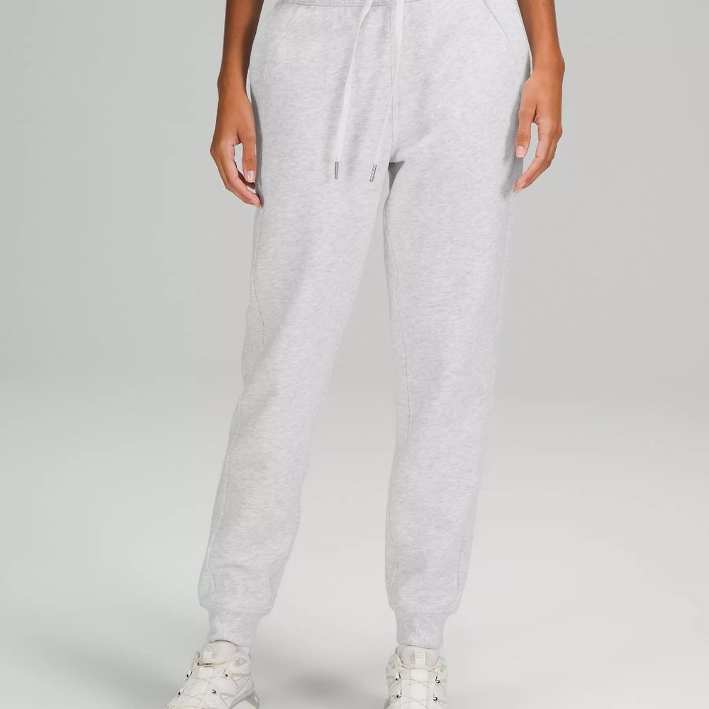 Lululemon size 6 scuba high-rise jogger